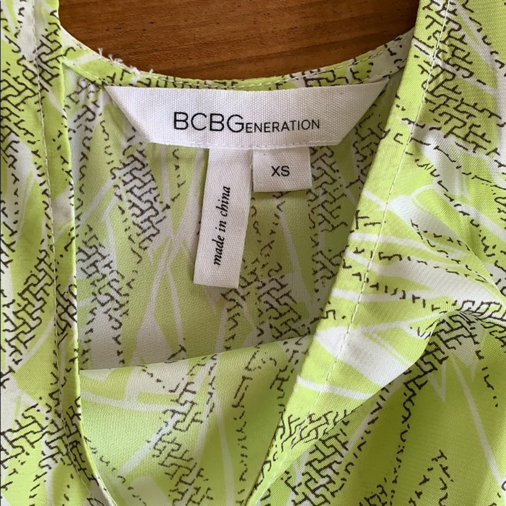 BCBGeneration Ruffle Scoop Neck Top - Picture 2 of 4